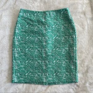 💚 Ann Taylor Green & White Brocade Pencil Skirt